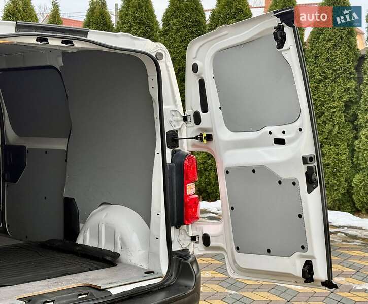 Грузовой фургон Peugeot e-Expert 2021 в Самборе