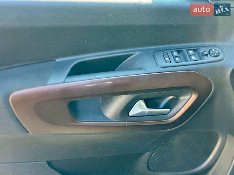 Минивэн Peugeot e-Rifter 2021 в Рожище