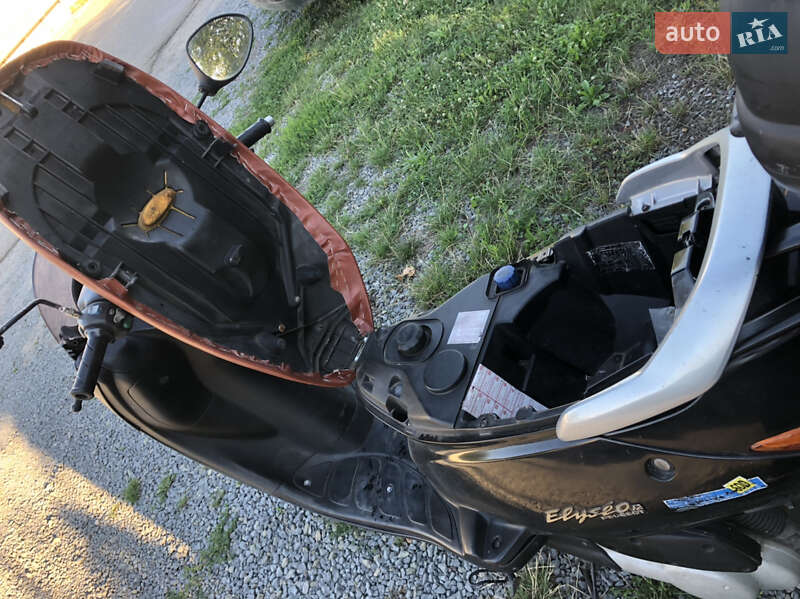 Скутер Peugeot Elyseo 2000 в Хотине