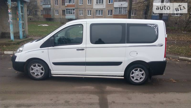 Минивэн Peugeot Expert 2008 в Калуше