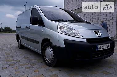 Грузопассажирский фургон Peugeot Expert 2008 в Львове