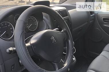 Грузопассажирский фургон Peugeot Expert 2015 в 