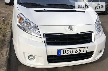 Грузопассажирский фургон Peugeot Expert 2015 в 