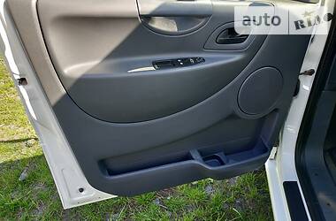 Вантажопасажирський фургон Peugeot Expert 2015 в 