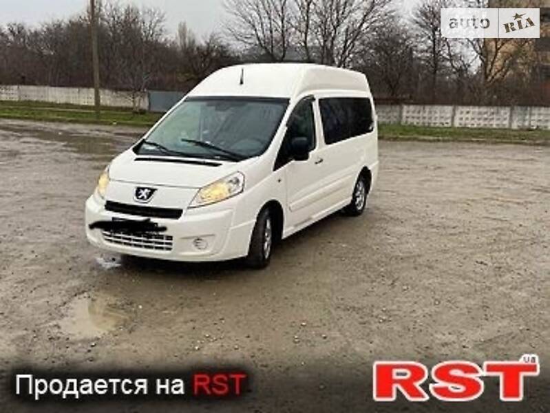 Грузопассажирский фургон Peugeot Expert 2008 в Коростене