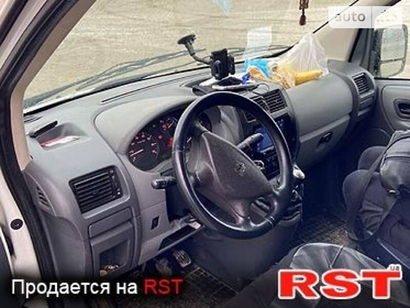 Грузопассажирский фургон Peugeot Expert 2008 в Коростене