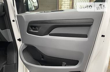 Грузопассажирский фургон Peugeot Expert 2018 в 
