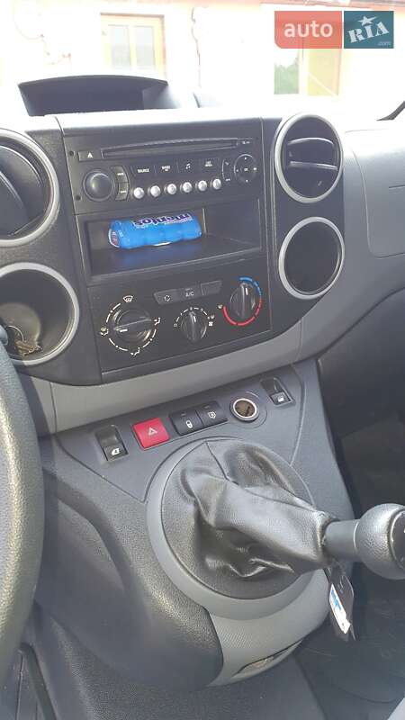 Вантажопасажирський фургон Peugeot Expert 2016 в Іршаві фото 10 Вантажопасажирський фургон Peugeot Expert 2016 в Іршаві