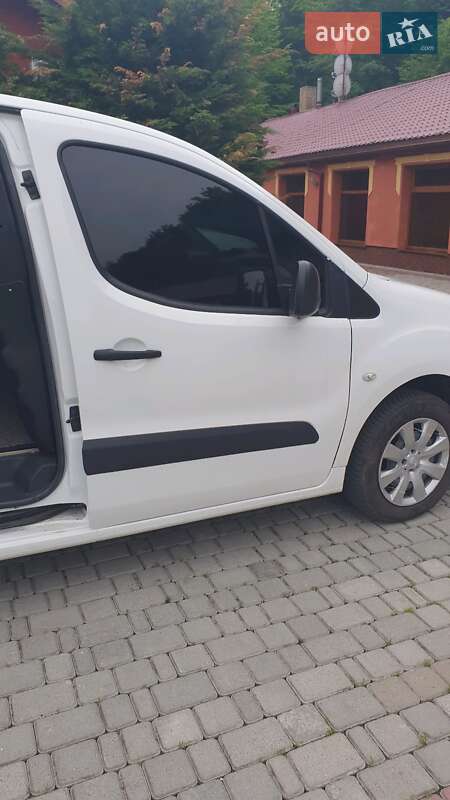 Вантажопасажирський фургон Peugeot Expert 2016 в Іршаві фото 14 Вантажопасажирський фургон Peugeot Expert 2016 в Іршаві