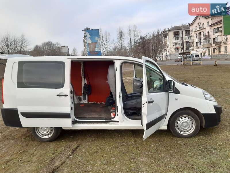 Мінівен Peugeot Expert 2012 в Дніпрі