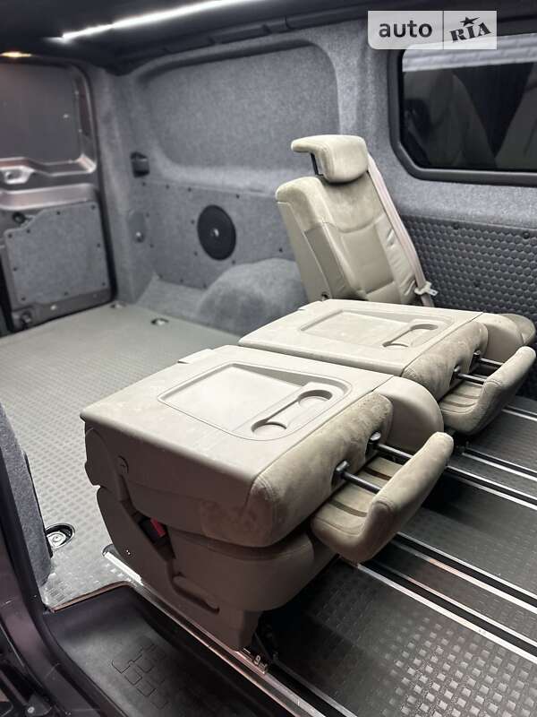 Грузовой фургон Peugeot Expert 2017 в Калуше