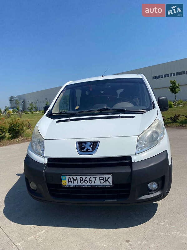 Минивэн Peugeot Expert 2007 в Коростене