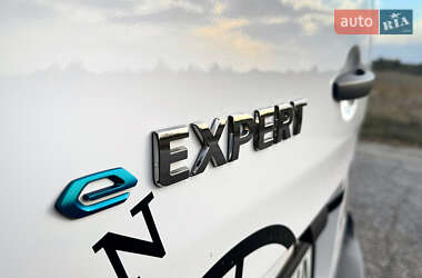 Минивэн Peugeot Expert 2021 в 