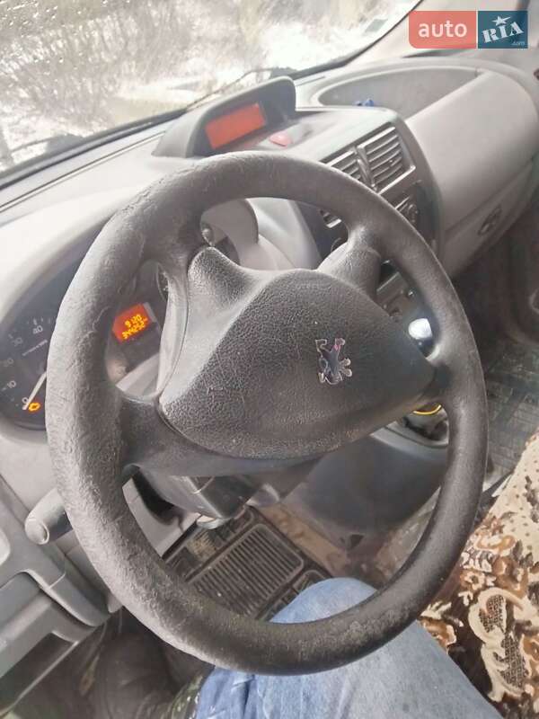 Мінівен Peugeot Expert 2008 в Умані