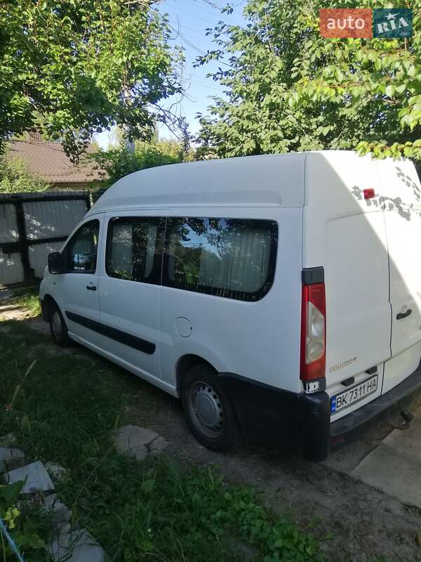 Мінівен Peugeot Expert 2010 в 