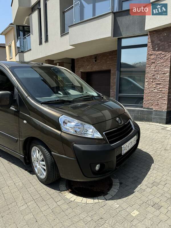 Мінівен Peugeot Expert 2012 в Ужгороді