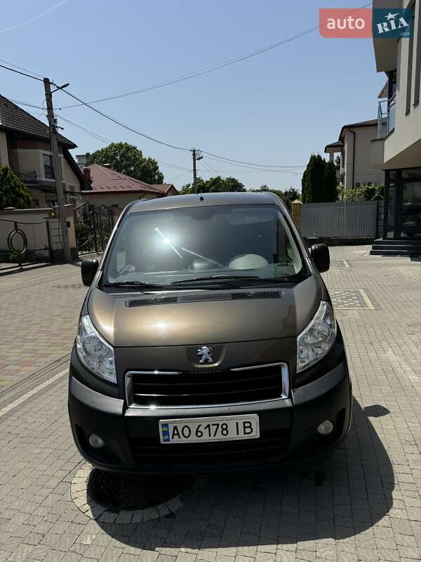 Мінівен Peugeot Expert 2012 в Ужгороді