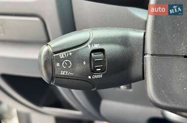 Минивэн Peugeot Expert 2015 в 