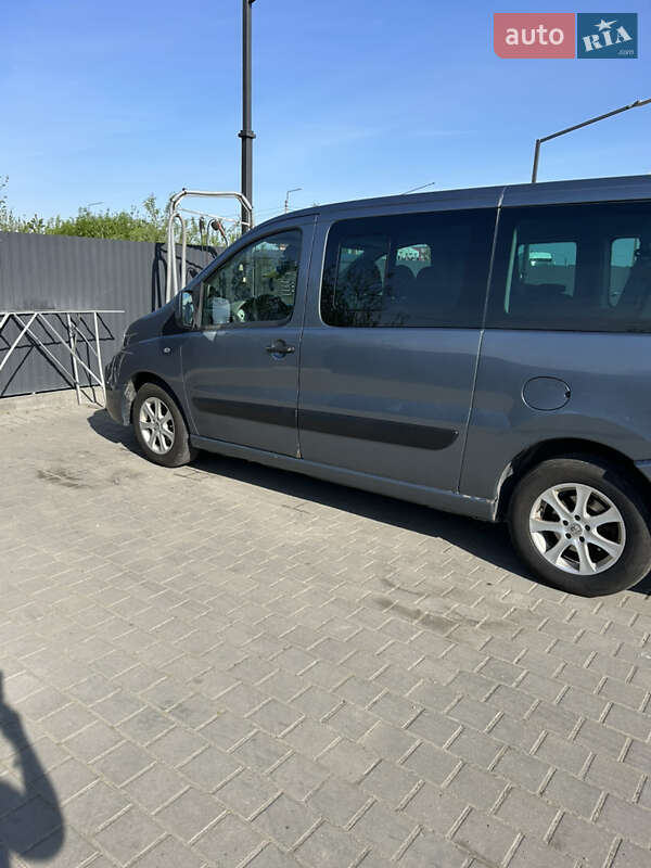 Мінівен Peugeot Expert 2012 в Івано-Франківську