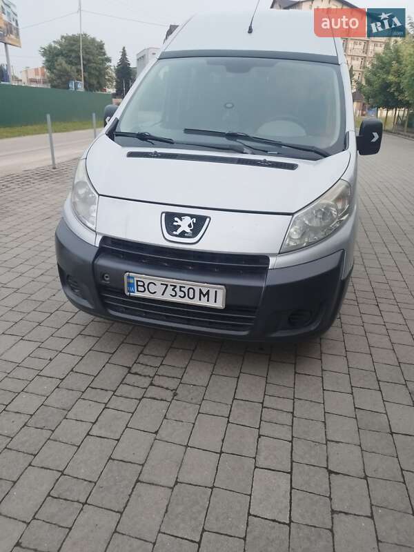 Минивэн Peugeot Expert 2008 в 
