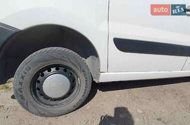Минивэн Peugeot Expert 2008 в 