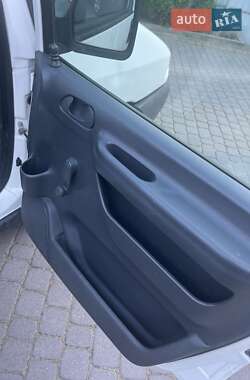Грузовой фургон Peugeot Expert 2001 в 