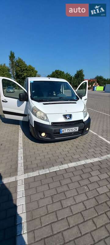 Вантажний фургон Peugeot Expert 2008 в Коломиї