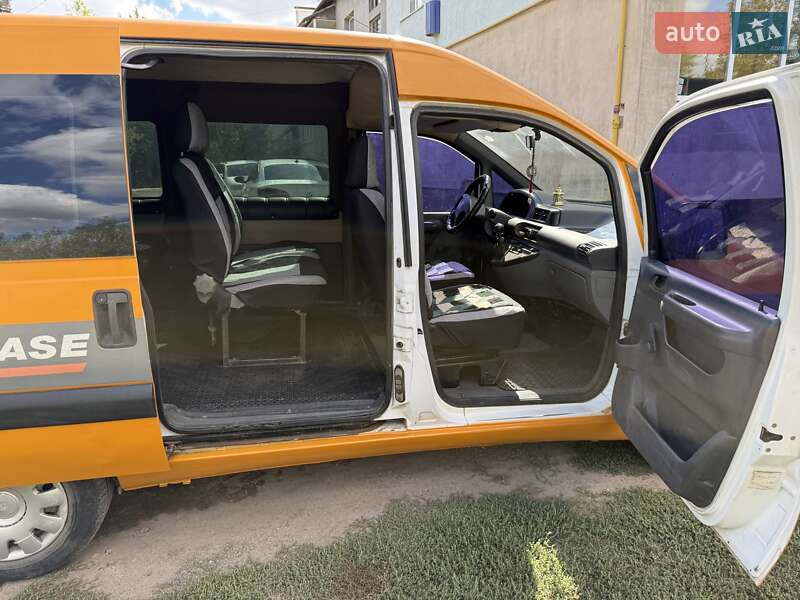 Минивэн Peugeot Expert 2005 в Корсуне-Шевченковском фото 15 Минивэн Peugeot Expert 2005 в Корсуне-Шевченковском