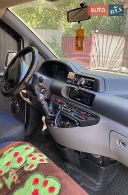 Грузовой фургон Peugeot Expert 2002 в 