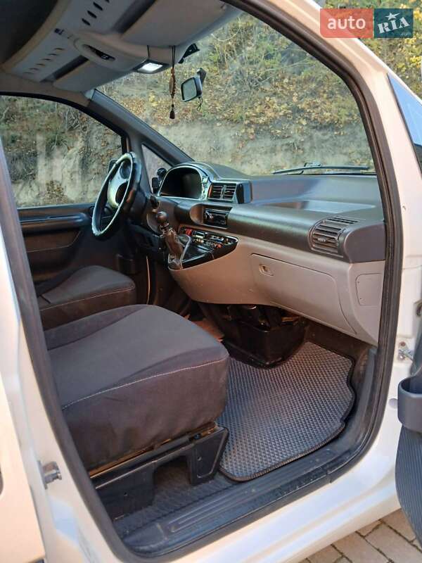 Минивэн Peugeot Expert 2005 в Кременце