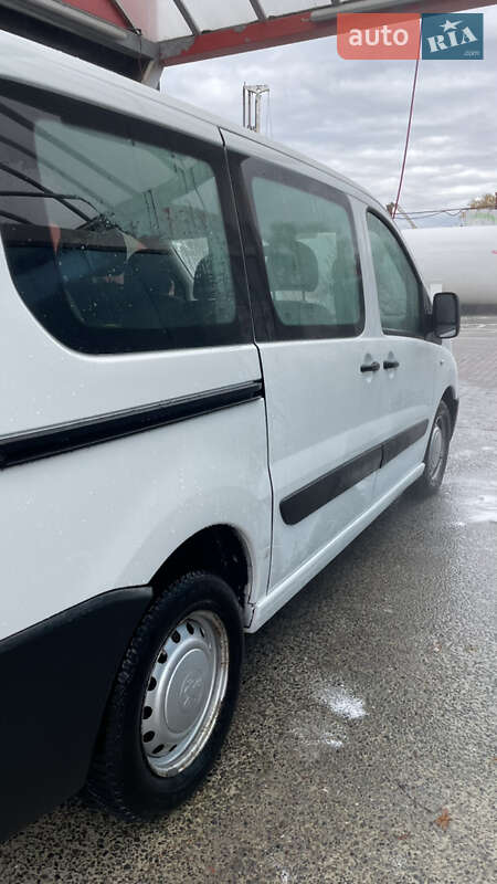 Минивэн Peugeot Expert 2008 в Львове фото 4 Минивэн Peugeot Expert 2008 в Львове