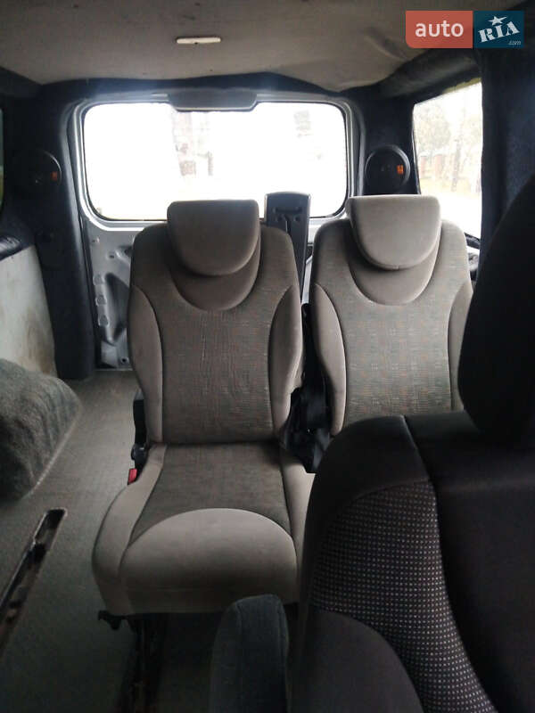 Минивэн Peugeot Expert 2007 в Новояворовске