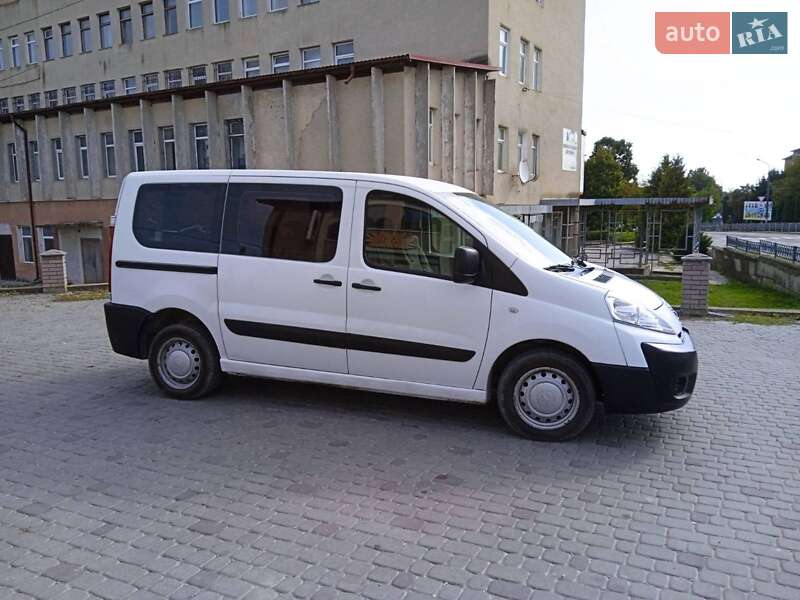 Минивэн Peugeot Expert 2009 в Гусятине