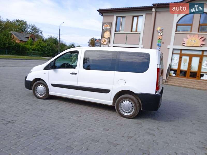 Минивэн Peugeot Expert 2009 в Гусятине