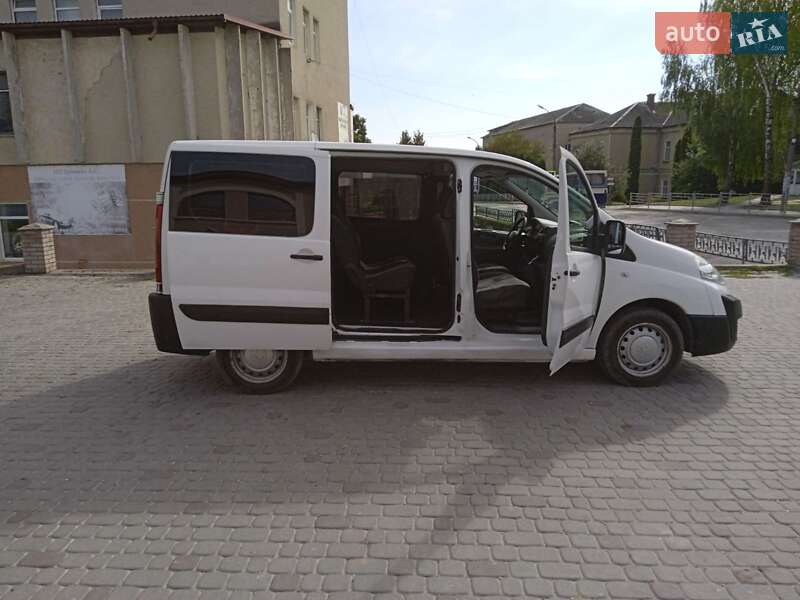 Минивэн Peugeot Expert 2009 в Гусятине