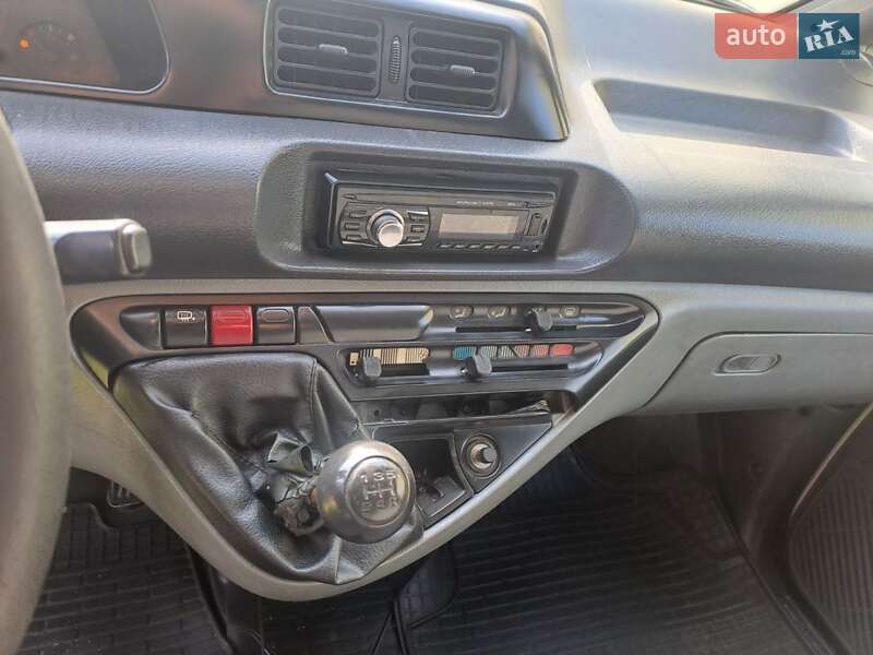 Вантажний фургон Peugeot Expert 2002 в Львові фото 2 Вантажний фургон Peugeot Expert 2002 в Львові