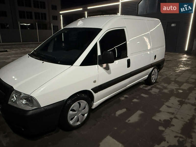 Вантажний фургон Peugeot Expert 2005 в Самборі