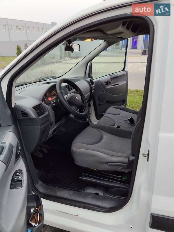 Мінівен Peugeot Expert 2008 в Черкасах фото 10 Мінівен Peugeot Expert 2008 в Черкасах