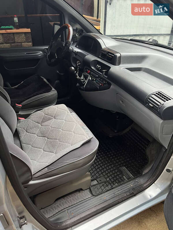 Минивэн Peugeot Expert 2003 в Стрые