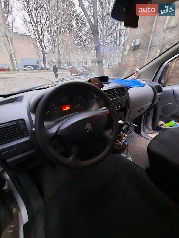 Минивэн Peugeot Expert 2008 в Запорожье