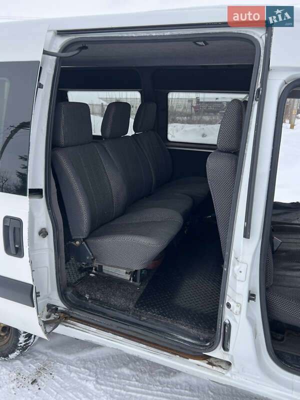 Минивэн Peugeot Expert 2006 в Клевани