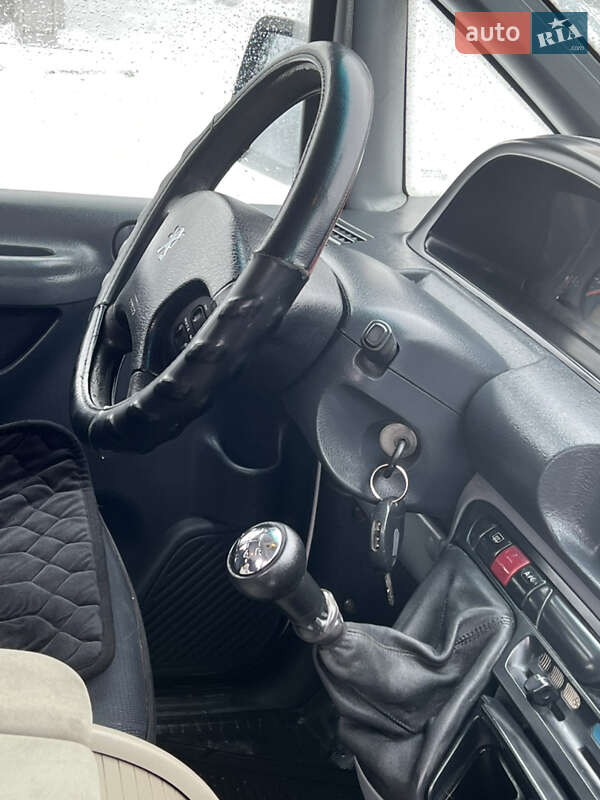 Минивэн Peugeot Expert 2005 в Ровно фото 12 Минивэн Peugeot Expert 2005 в Ровно