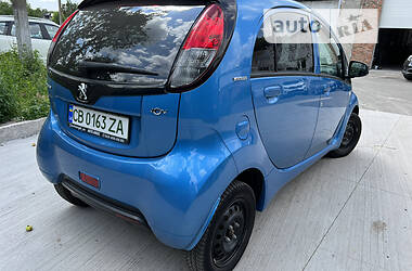 Хэтчбек Peugeot iOn 2010 в Чернигове