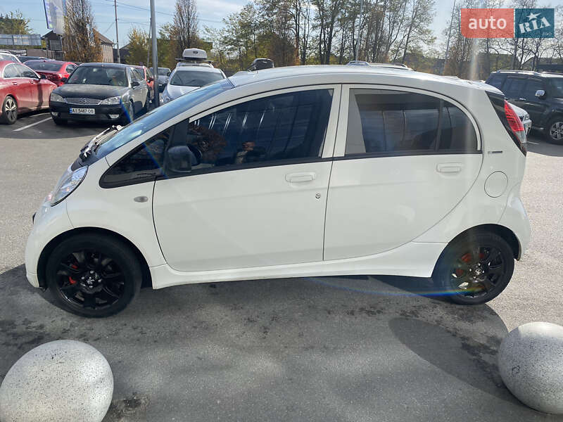 Хэтчбек Peugeot iOn 2011 в Ирпене