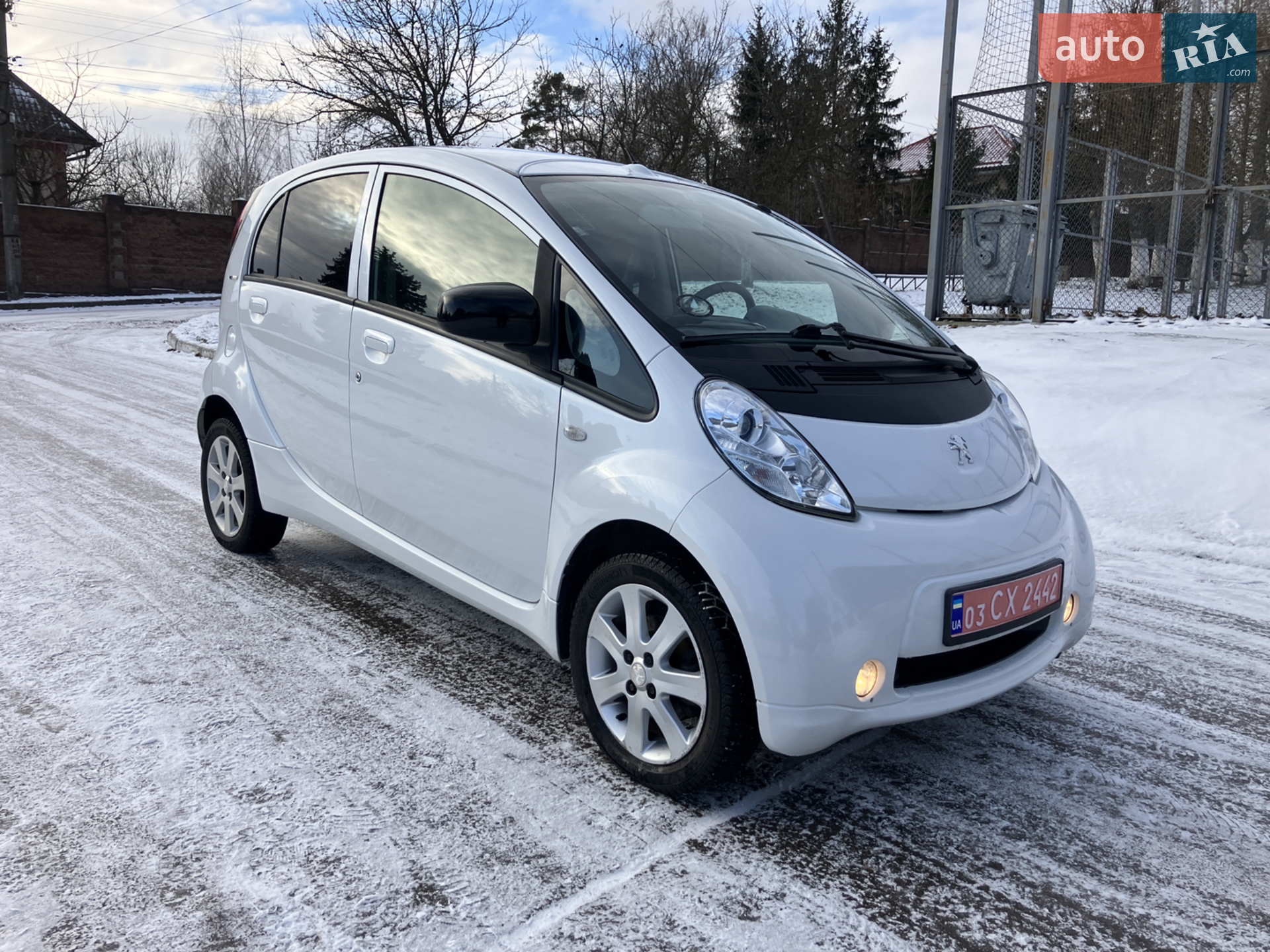 2012 Peugeot iOn - фото 1