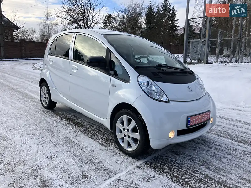 Peugeot iOn 2012
