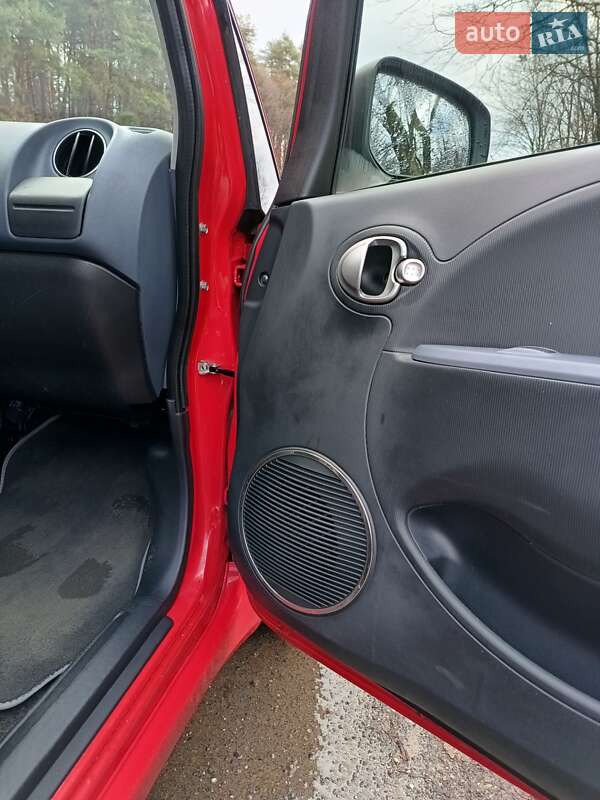 Хэтчбек Peugeot iOn 2011 в Виноградове фото 5 Хэтчбек Peugeot iOn 2011 в Виноградове