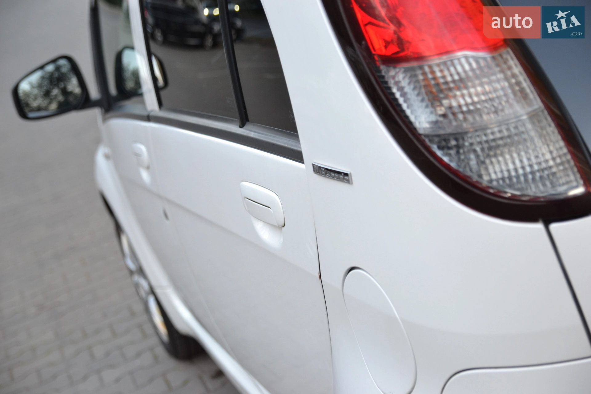 2012 Peugeot iOn - мініатюра 11