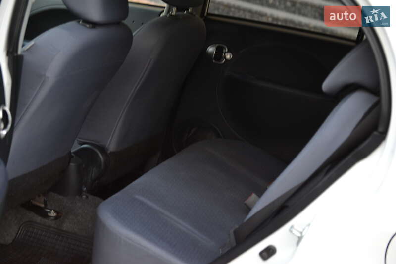 Хэтчбек Peugeot iOn 2012 в Луцке