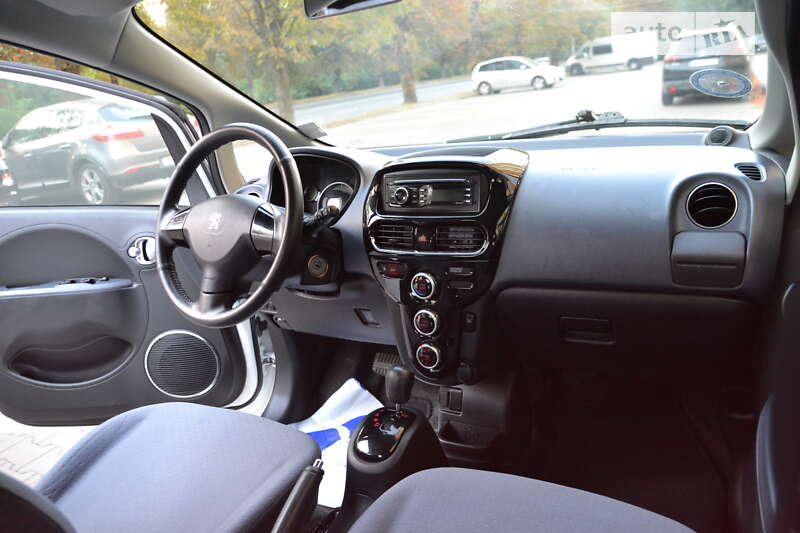 Хетчбек Peugeot iOn 2011 в Луцьку фото 17 Хетчбек Peugeot iOn 2011 в Луцьку